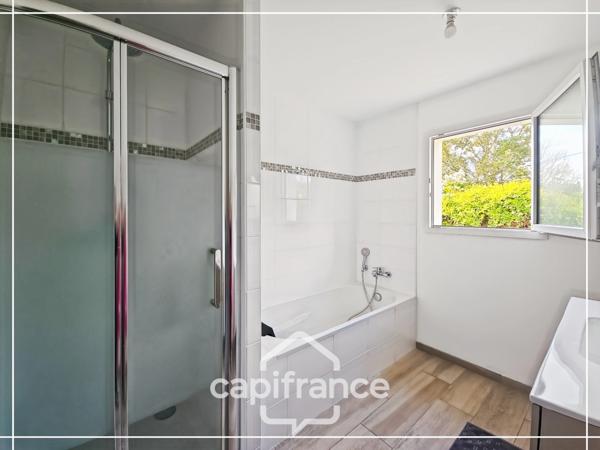 Maison contemporaine 2019 Plain-pied Espace professionnel indépendant Terrain avec CU