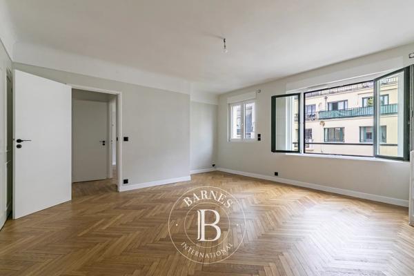 Paris 7ème, Appartement 2 Chambres -  70 m² à vendre