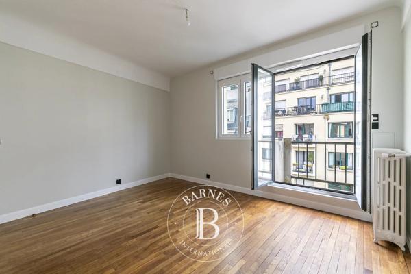Paris 7ème, Appartement 2 Chambres -  70 m² à vendre