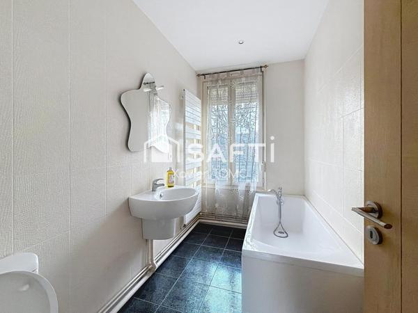 MAISON DE VILLE / GARAGE