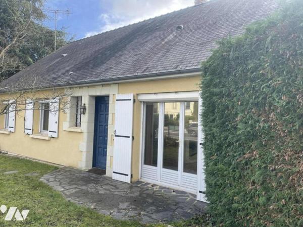 Pavillon Saint Hilaire Saint Florent avec sous-sol total, vie de plain pied et jardin clos.