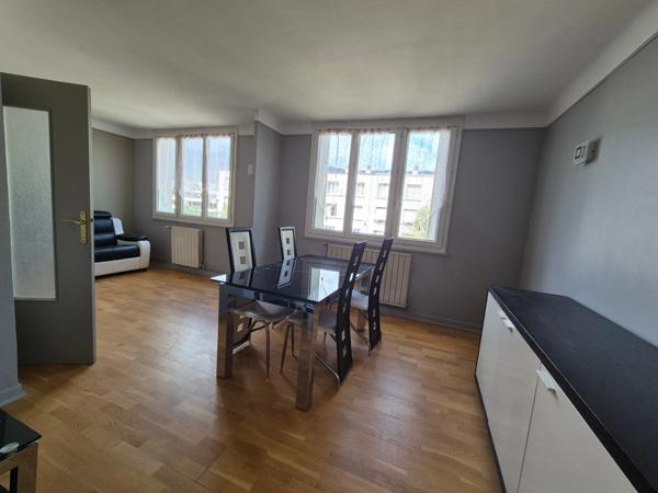 Grenoble – T3 Traversant 62 m² – Vue Montagne – Balcon - Pas d’encadrement des loyers – Garage