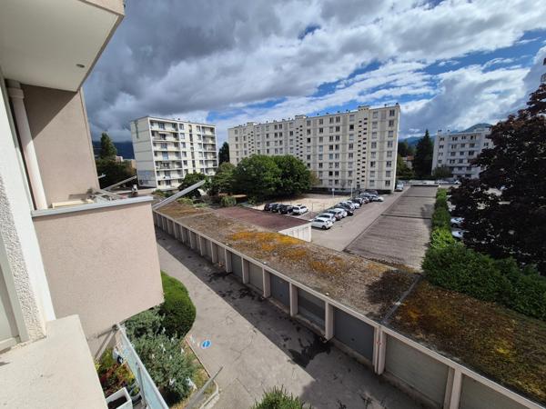 Grenoble – T3 Traversant 62 m² – Vue Montagne – Balcon - Pas d’encadrement des loyers – Garage