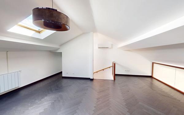 Appartement à vendre    4 pièces • 106 m2 Volstroff