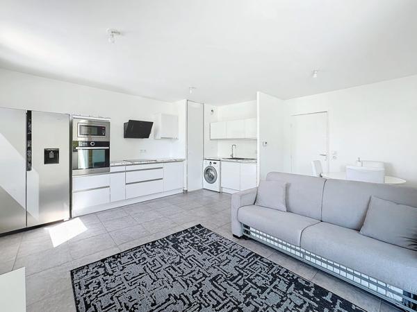 À vendre - T3, 3 pièces situé à Saint-Priest (69800)