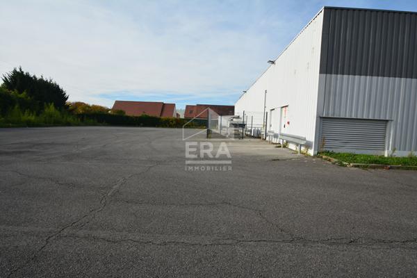 TERGNIER local commercial 1700 m2 parking 80 places