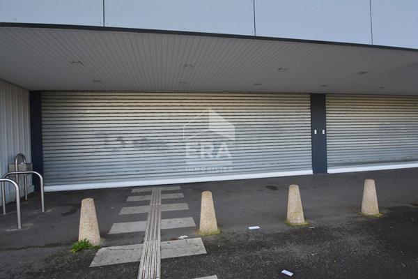 TERGNIER local commercial 1700 m2 parking 80 places