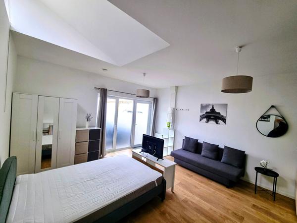 A LOUER STUDIO MEUBLE  A SAINT QUENTIN 02100.