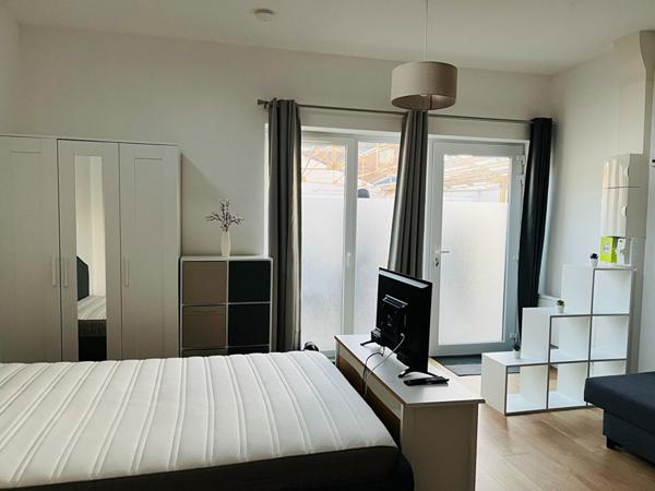 A LOUER STUDIO MEUBLE  A SAINT QUENTIN 02100.