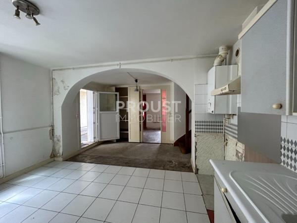 En exclusivité quartier hôpital, maison avec garage de 72 m² à rénover entièrement