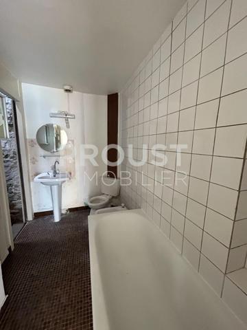 En exclusivité quartier hôpital, maison avec garage de 72 m² à rénover entièrement