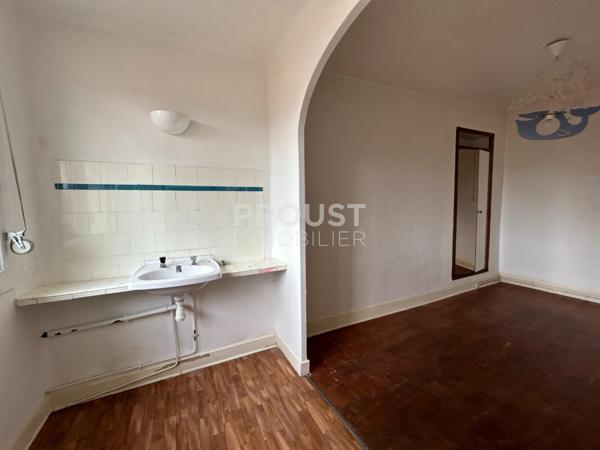 En exclusivité quartier hôpital, maison avec garage de 72 m² à rénover entièrement