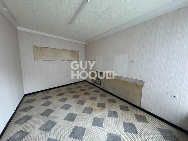 Maison de village avec garage et jardin