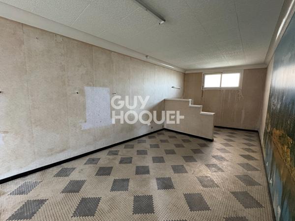 Maison de village avec garage et jardin