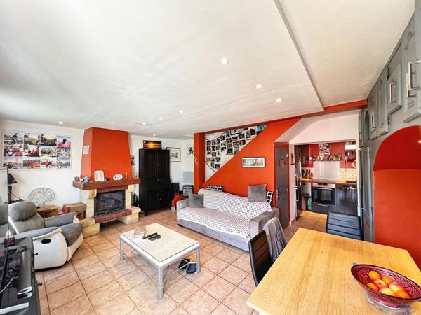 - HYERES - A Vendre - En Campagne - Maison T3 - 60 m² avec Cave et Terrasse.