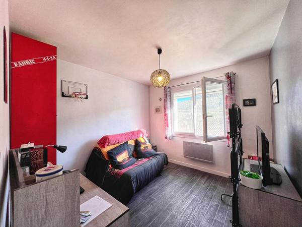 - HYERES - A Vendre - En Campagne - Maison T3 - 60 m² avec Cave et Terrasse.