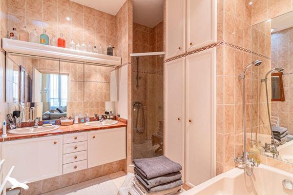Maison à vendre |                                       Bordeaux |                                        6 pièces  |  206 m²