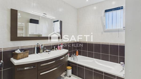 Pavillon plain-pied moderne avec piscine