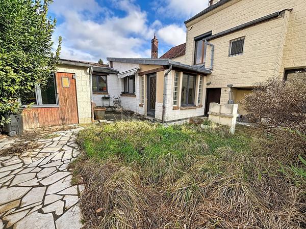 Charmante Maison de ville avec jardin - 3 Chambres et Jardin !