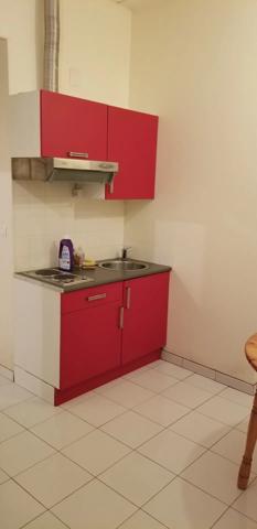 Acheter un bel ensemble d'immeubles de rapport en pierre avec local commercial et douze appartements destinés à la location