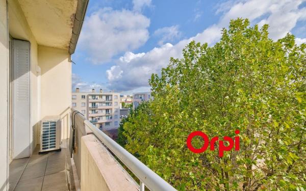 Appartement à vendre    4 pièces • 67,37 m2 Pierre-Bénite