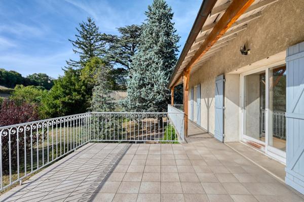 Limonest Propriété familiale dans un ecrin de verdure