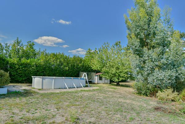 Maison
         5 pièces
        - 136 m² 242 000 € *