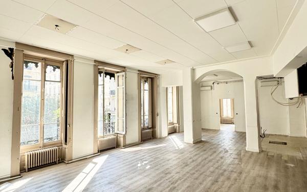 Appartement à vendre    4 pièces • 109 m2 Lyon 2