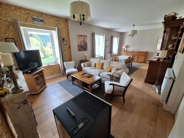 maison rénovée au calme au pied des montagnes