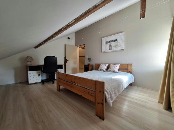 maison rénovée au calme au pied des montagnes