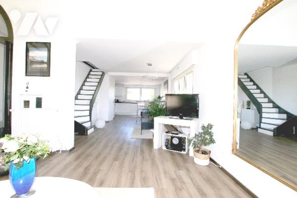 Maison à VANDOEUVRE LES NANCY offrant plusieurs possibilités, de 6 pièces, garage et jardin