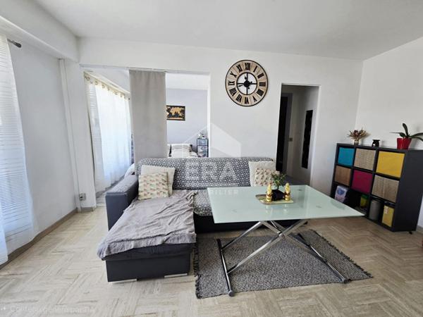 ST LAURENT DU VAR/ CENTRE-VILLE - 1/2 pièces 37m², dernier étage, terrasse 10m²