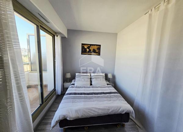 ST LAURENT DU VAR/ CENTRE-VILLE - 1/2 pièces 37m², dernier étage, terrasse 10m²