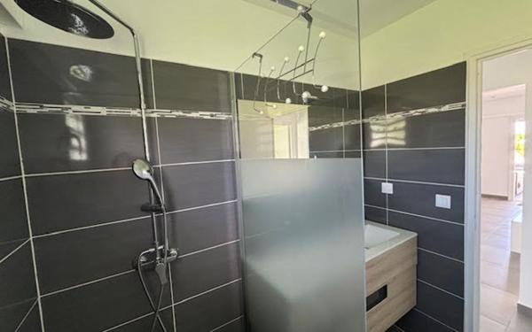 Maison à vendre    4 pièces • 110 m2 Saint-François