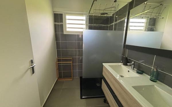 Maison à vendre    4 pièces • 110 m2 Saint-François