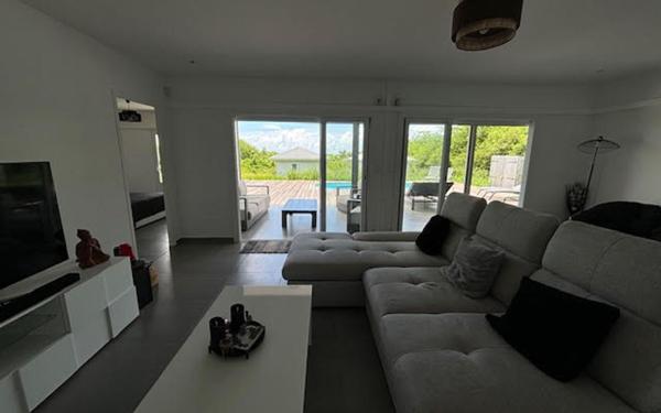 Maison à vendre    4 pièces • 110 m2 Saint-François