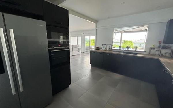 Maison à vendre    4 pièces • 110 m2 Saint-François