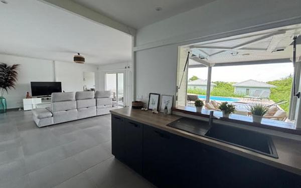 Maison à vendre    4 pièces • 110 m2 Saint-François