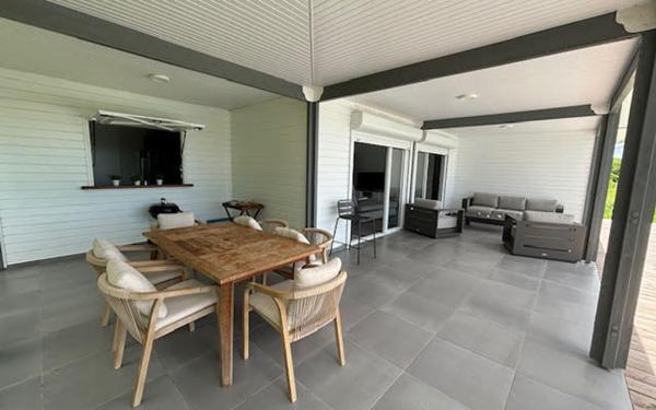 Maison à vendre    4 pièces • 110 m2 Saint-François