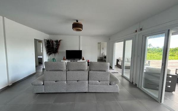 Maison à vendre    4 pièces • 110 m2 Saint-François