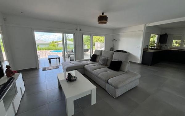 Maison à vendre    4 pièces • 110 m2 Saint-François