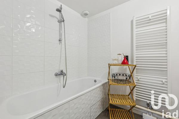 Appartement 3 pièces de 65 m² à Saulx-les-Chartreux (91160)