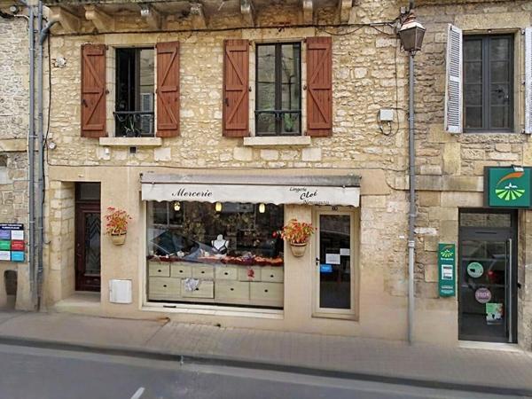 Immeuble Montignac Lascaux 6 pièce(s) 121.98 m2