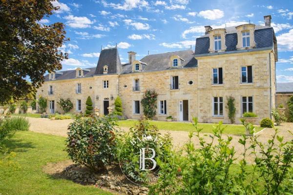 Loudun, Maison de village 5 Chambres -  323 m² à vendre