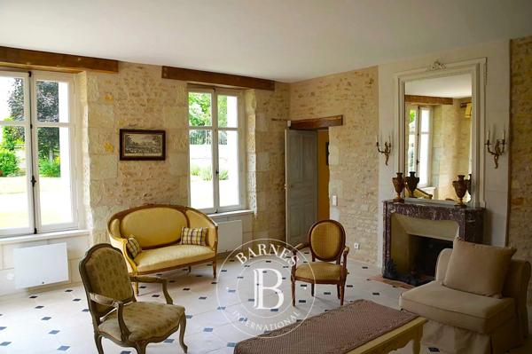 Loudun, Maison de village 5 Chambres -  323 m² à vendre