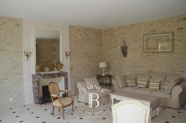 Loudun, Maison de village 5 Chambres -  323 m² à vendre
