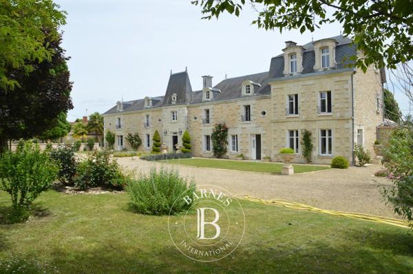 Loudun, Maison de village 5 Chambres -  323 m² à vendre