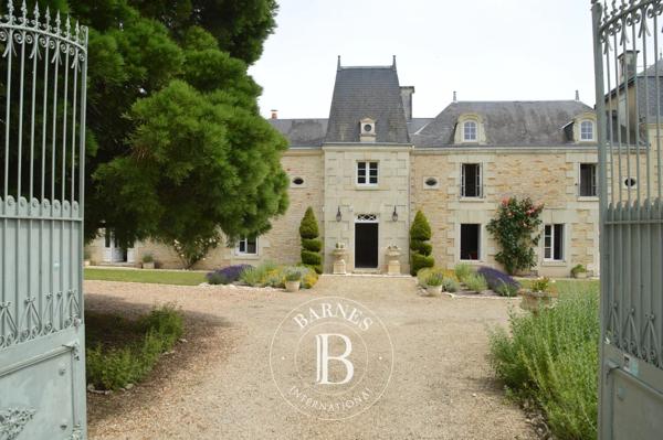 Loudun, Maison de village 5 Chambres -  323 m² à vendre