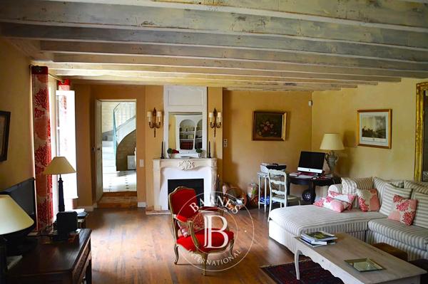 Loudun, Maison de village 5 Chambres -  323 m² à vendre