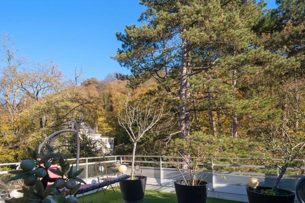 Caluire-et- Cuire - Quais de Saône - Toit terrasse de 274 m² - Terrasse d'environ 300 m² - 10 Stationnements - 4 Chambres